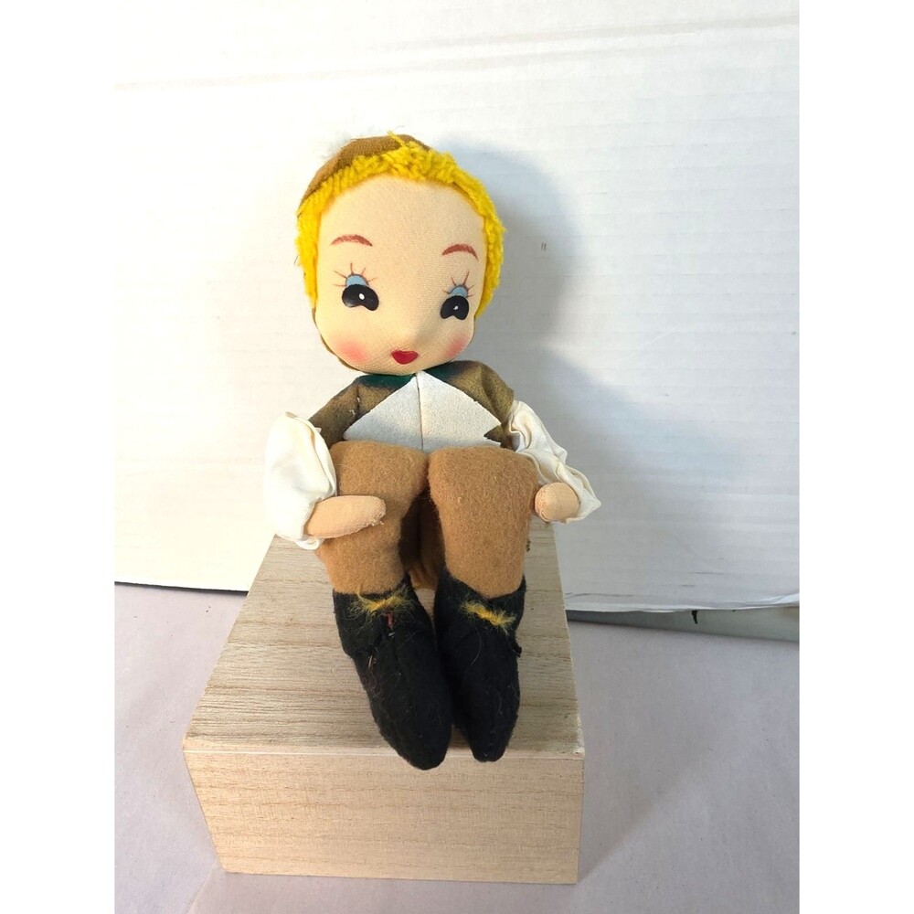 Vintage Robin Hood Stocking Doll Poseable Knee Hugger Shelf Japan